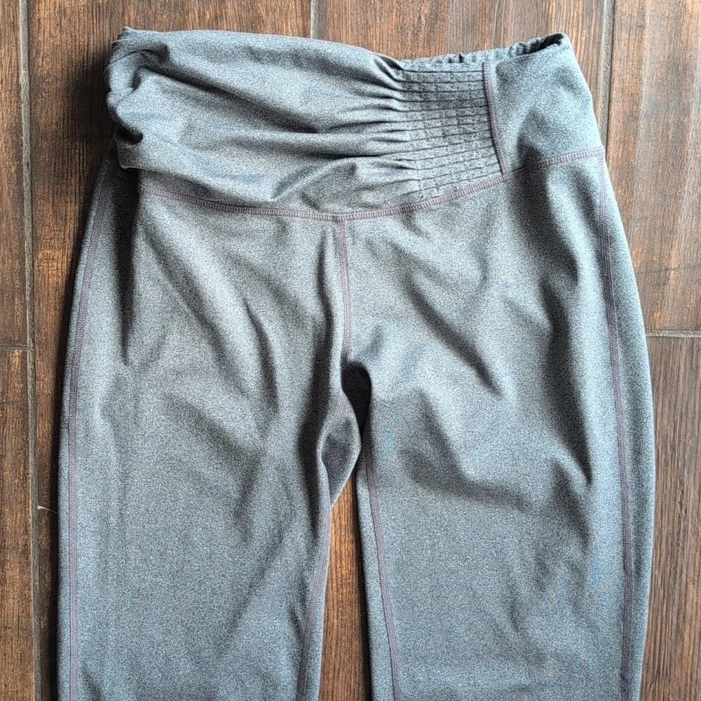 Road Runner Heather Gray Straight Leg Leggings - Women's Small